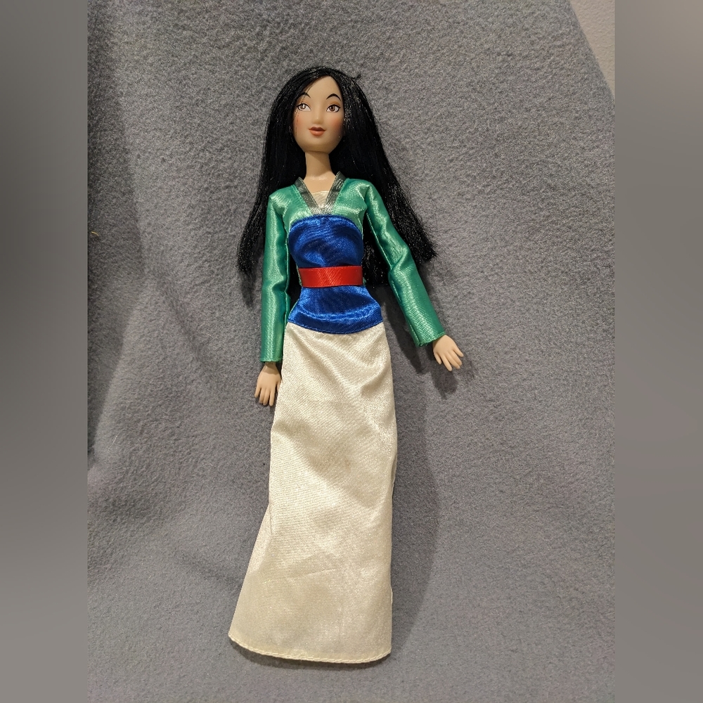 Disney Store Princess Mulan Classic Doll 12 Inch Barbie Disney Doll